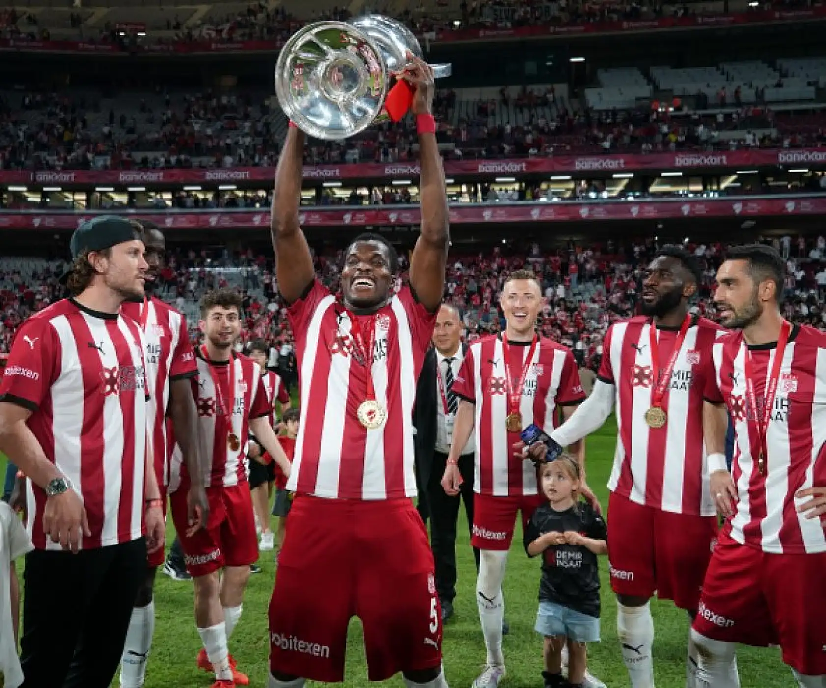 Sivasspor kupasını aldı