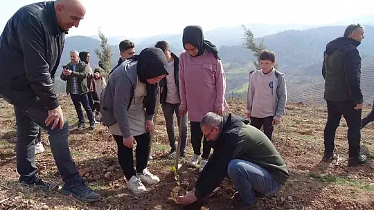 'Geleceğe nefes' olacak fidanlar dikilmeye devam ediyor