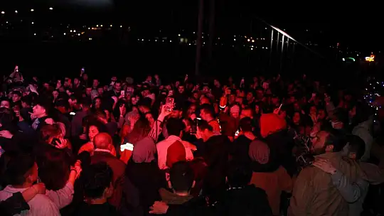 1965 meşale aynı anda yandı