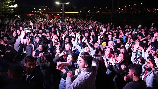 1965 meşale aynı anda yandı