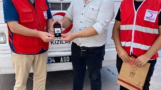 Ayvalık Kızılay'dan kan bağışçısı Ekinak'a gümüş madalya