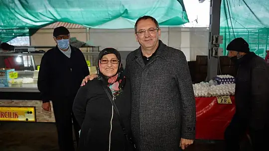Ayvalık'ta Başkan Ergin'den Sarımsaklı pazaryeri ziyareti