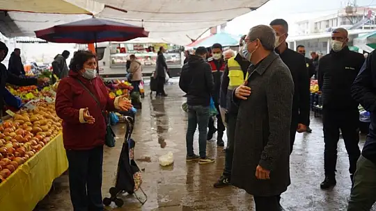 Ayvalık'ta Başkan Ergin'den Sarımsaklı pazaryeri ziyareti
