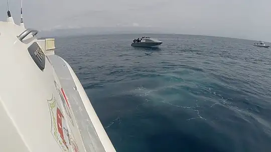 Ayvalık'ta Sahil Güvenlik 30 göçmeni kurtardı