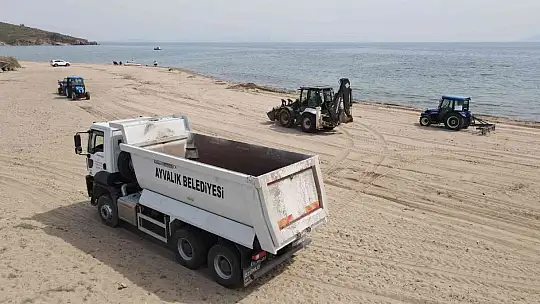 Ayvalık'ta sahiller turizm sezonuna hazırlanıyor