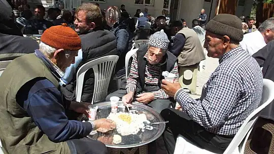 Balıkesir'de geleneksel köy hayırları binlerce çiftçiyi buluşturdu