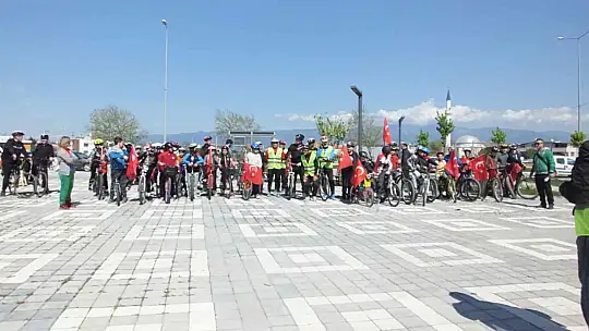 Balıkesir'de öğrenciler bisiklet şenliğinde buluştu
