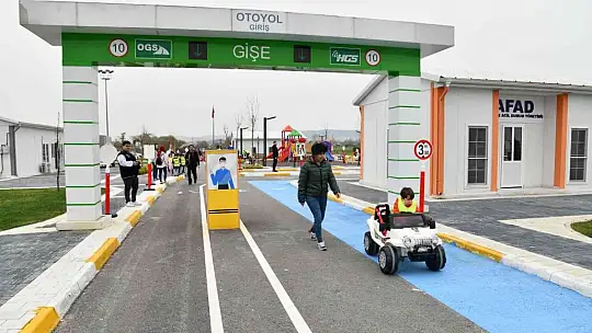 Balıkesir'de çocuklara uygulamalı trafik eğitimi