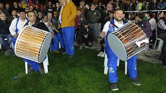 Balıkesir'de geleneksel gece güreşlerine 200 pehlivan katıldı