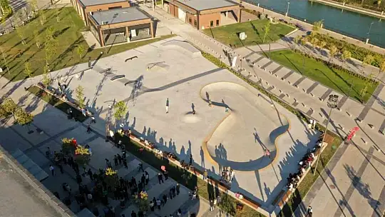 Balıkesir'de kaykay ve paten sevenler çok şanslı