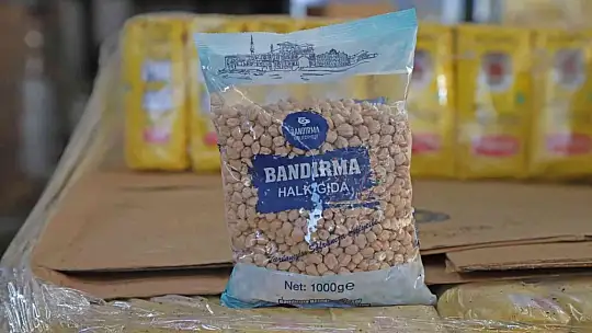 Bandırma Belediyesi'nden 3 bin aileye bakliyat yardımı yapıldı