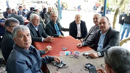 Bandırma Doğa Mahallesinde binlerce kişiye hayır yemeği verildi