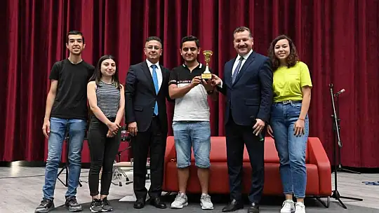 Başkan Yılmaz, BAÜN' de gençlerle buluştu