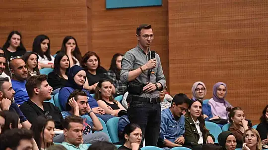 Başkan Yılmaz, BAÜN' de gençlerle buluştu