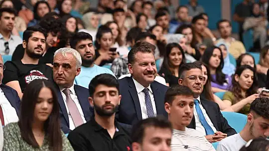 Başkan Yılmaz, BAÜN' de gençlerle buluştu