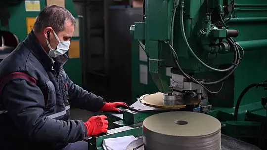 Başkan Yılmaz, savunma sanayi üreticisi fabrikayı gezdi