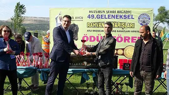 Bigadiç'de festivalin 2. gününde ödüller sahiplerini buldu