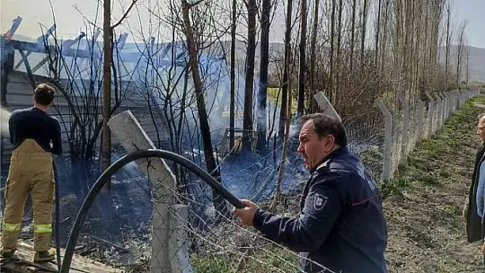 Bigadiç'te iki ayrı yangın