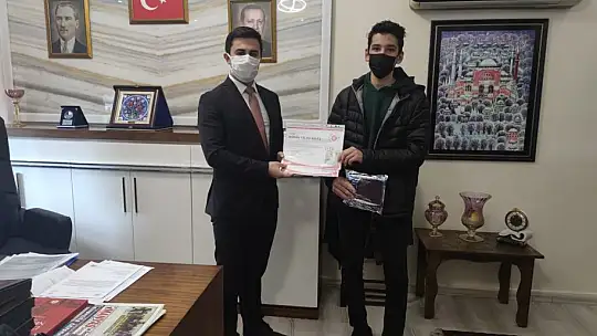 BİGEP sınavlarında dereceye giren öğrenciler ödüllendirildi.