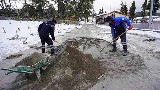 Büyükşehir ve Altıeylül'den gençlere büyük hizmet