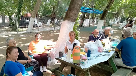 Çorumlular Edremit' teki piknikte hasret giderdi