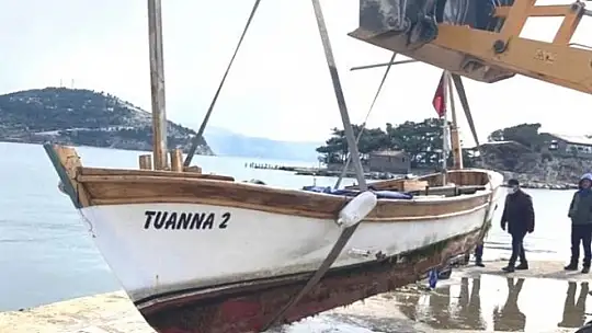 Erdek'te kayıp olan tekneyi balıkçılar buldu