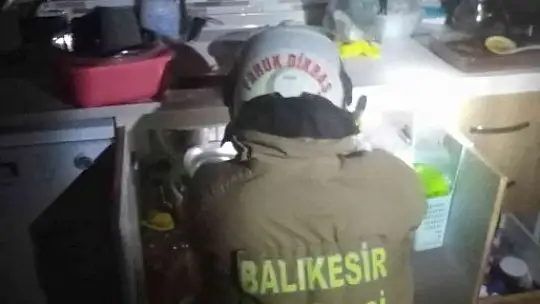 Gaz tüpü kaçağı patlamaya neden oldu, 2 yaralı