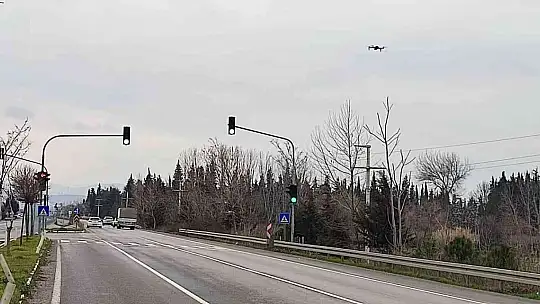 Jandarma trafiği havadan drone ile denetledi