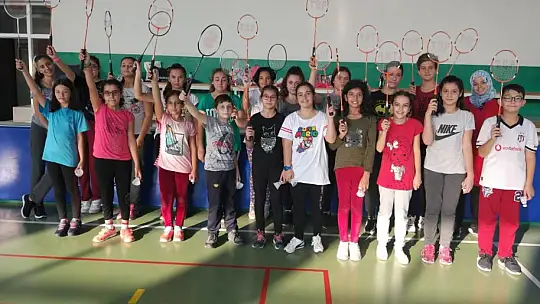 Karesi'de çocuklar sporla buluşuyor