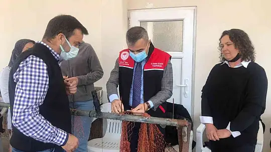Kaymakam Atasoy 'Ağ Örme' kursunu ziyaret etti