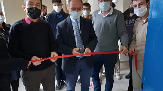 Lisede kütüphane açıldı