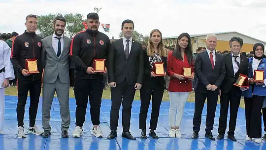 Manyas'ta bayram coşkusu