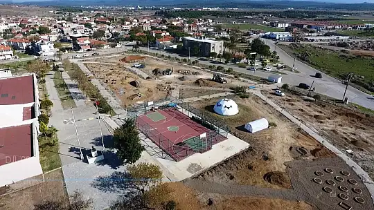 Okul bahçesinde hem meyve üretecekler hem de eğitim görecekler