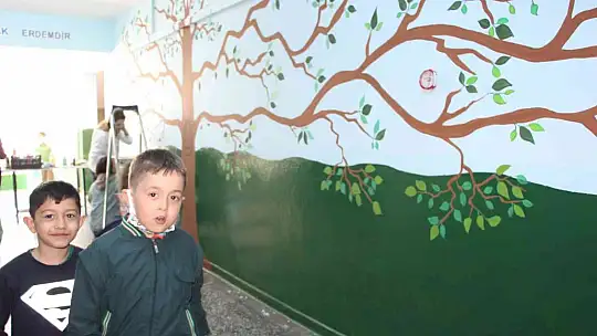 Okulda 'Koridor Kütüphanesi'