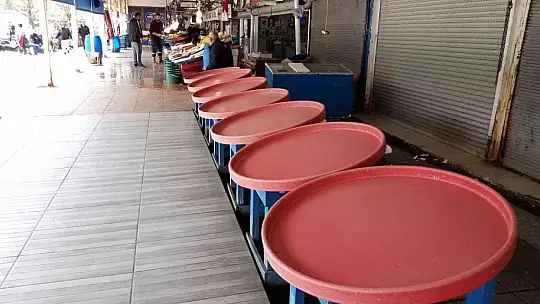 Ramazan ayının ilk günü Bandırma balık hali boş kaldı