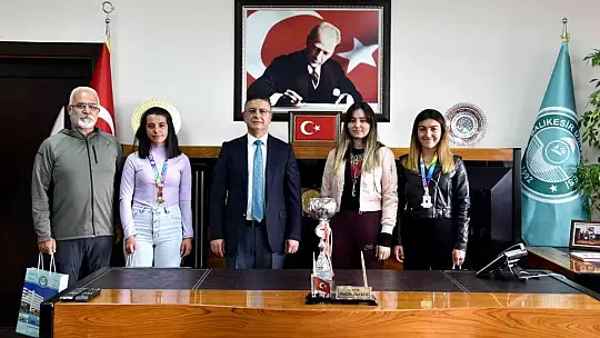 Rektör İlter Kuş Şampiyon sporcuları tebrik etti