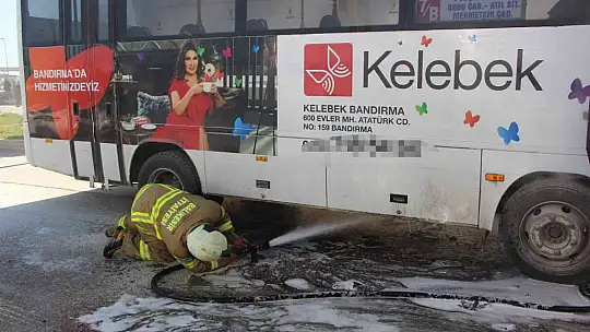 Seyir halindeki otobüs alev aldı