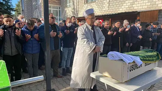 Susurluk'ta öldürülen anne ve oğlu son yolculuğuna uğurlandı