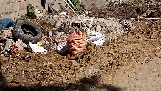Toprağa gömülü bulunan yüzlerce bombanın sırrı çözülüyor