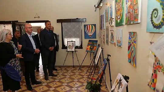 Yaşamdan Renkler sergisi açıldı