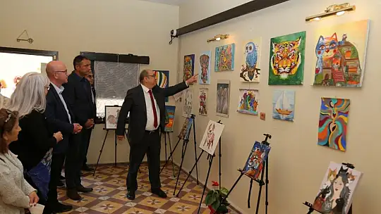 Yaşamdan Renkler sergisi açıldı