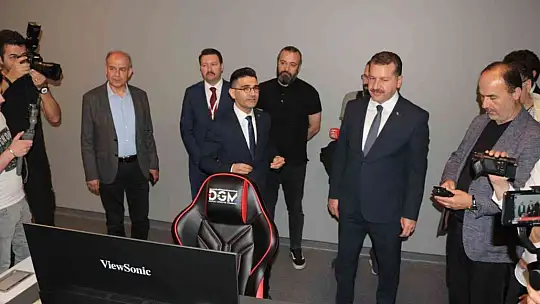 Yücel Yılmaz: 'Biz en çok gençlerin belediyesiyiz'