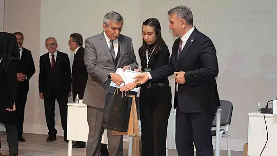 Yunus Emre ve Mehmet Akif Ersoy panelle anıldı
