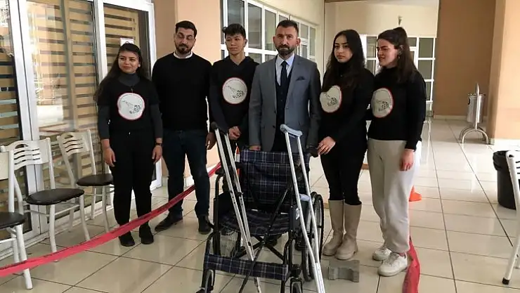 Empati kurmak için bir günlüğüne engelli oldular